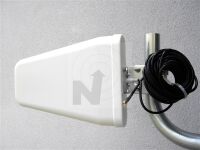 LTE 4G directional antenna for pole mounting